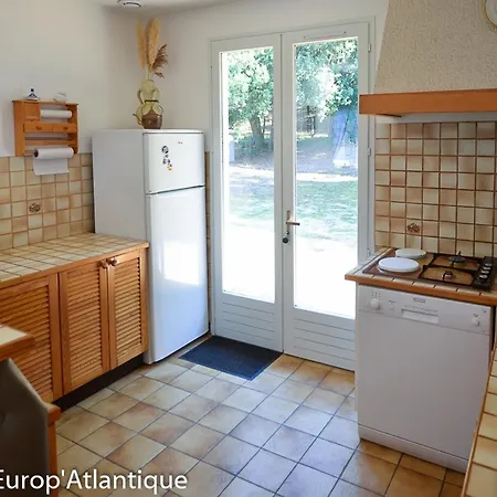 Casa vacanze Villa indép. 3 chambres, 7 pers, proche plage, animaux admis, parking - FR-1-705-79 Les Mathes