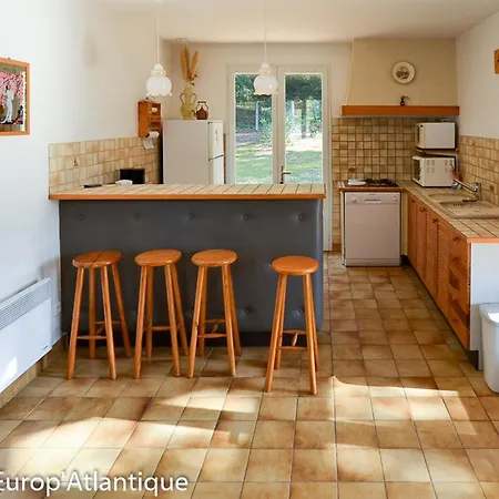 Indep. 3 Chambres, 7 Pers, Proche Plage, Animaux Admis, Parking - Fr-1-705-79 *
