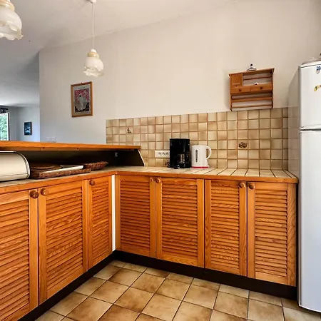 Villa indép. 3 chambres, 7 pers, proche plage, animaux admis, parking - FR-1-705-79 *
